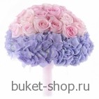 Букет невесты №41. Гортензия, Роза. Удивительный букет невесты из 19 роз в окружении голубой гортензии.
