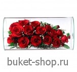 Композиция в вакууме из живых цветов. Розы. Композиция из живых цветов сохраняет свой естественный облик в течение пяти-семи лет