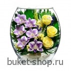Композиция в вакууме из живых цветов. Розы, Орхидеи. Композиция из живых цветов сохраняет свой естественный облик в течение пяти-семи лет