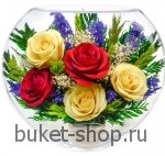 Композиция в вакууме из живых цветов. Розы. Композиция из живых цветов сохраняет свой естественный облик в течение пяти-семи лет