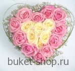 Любимой. Роза. Милая, нежная  композиция в форме сердца из белой и розовой розы.