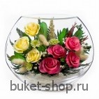 Композиция в вакууме из живых цветов. Розы. Композиция из живых цветов сохраняет свой естественный облик в течение пяти-семи лет